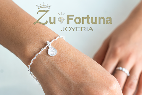 Pulsera con dije de San Benito